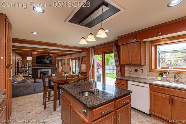 47038 Sarnus Drive, Macomb, MI 48044