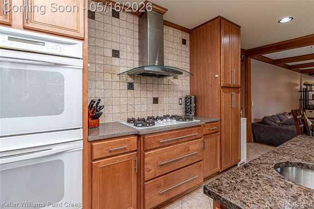 47038 Sarnus Drive, Macomb, MI 48044