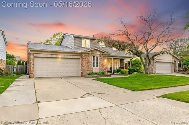 47038 Sarnus Drive, Macomb, MI 48044
