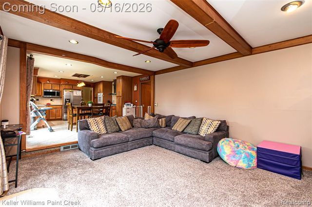 47038 Sarnus Drive, Macomb, MI 48044