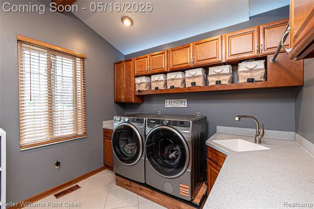 47038 Sarnus Drive, Macomb, MI 48044