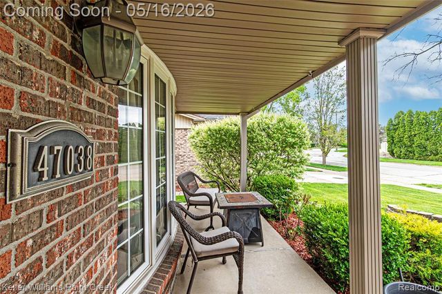 47038 Sarnus Drive, Macomb, MI 48044