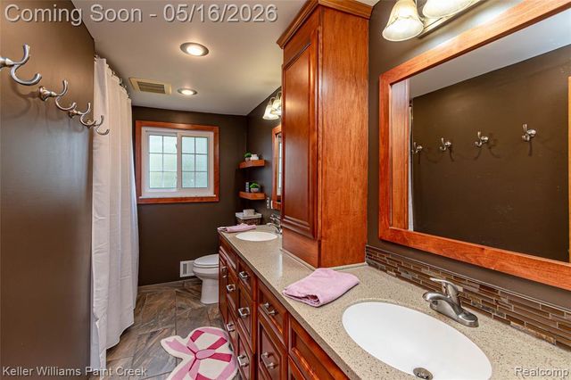 47038 Sarnus Drive, Macomb, MI 48044