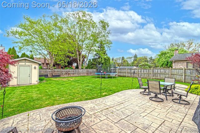 47038 Sarnus Drive, Macomb, MI 48044