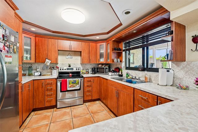 10365 SW 11th Ter 4-9B, Miami, FL 33174