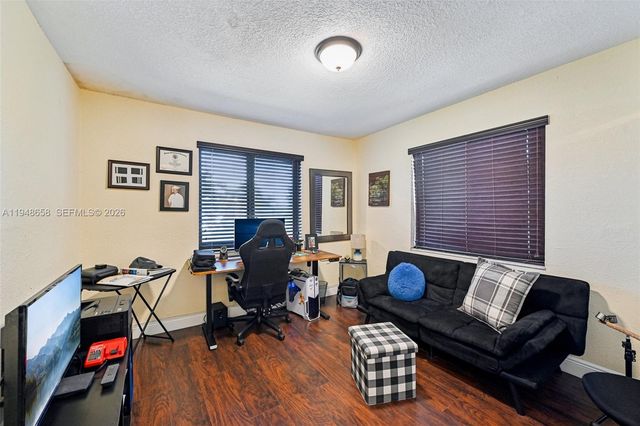 10365 SW 11th Ter 4-9B, Miami, FL 33174