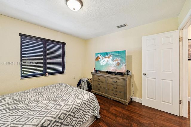 10365 SW 11th Ter 4-9B, Miami, FL 33174