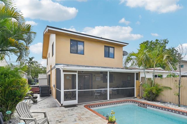 10365 SW 11th Ter 4-9B, Miami, FL 33174