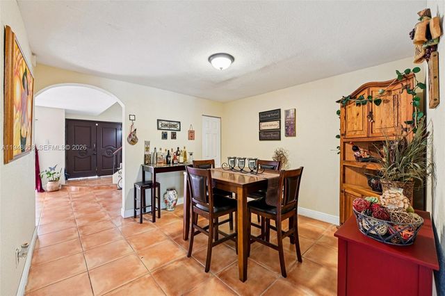 10365 SW 11th Ter 4-9B, Miami, FL 33174