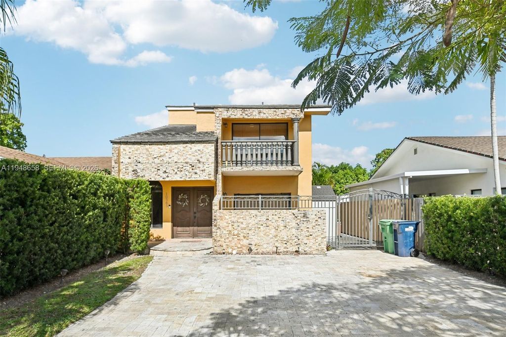 10365 SW 11th Ter 4-9B, Miami, FL 33174