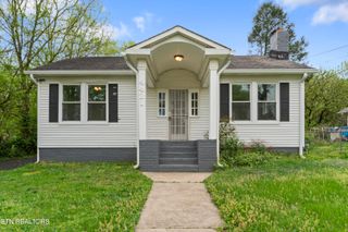 4421 SW Immanuel St, Knoxville, TN 37920