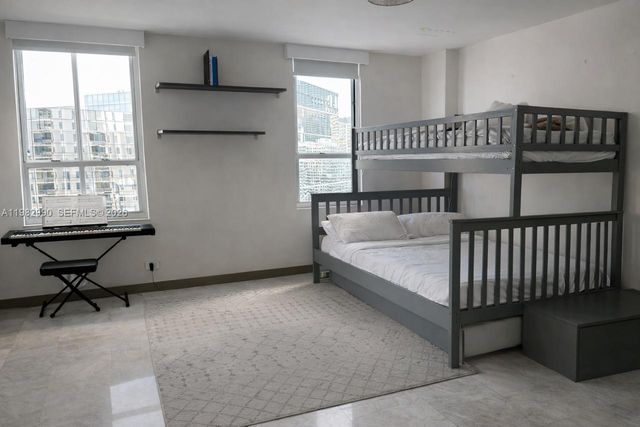 701 Brickell Key Dr. #1611, Miami, FL 33131