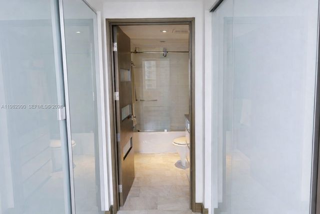 701 Brickell Key Dr. #1611, Miami, FL 33131