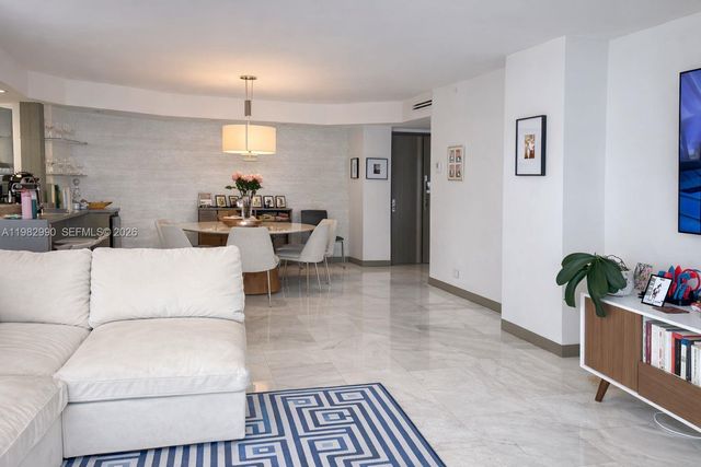 701 Brickell Key Dr. #1611, Miami, FL 33131