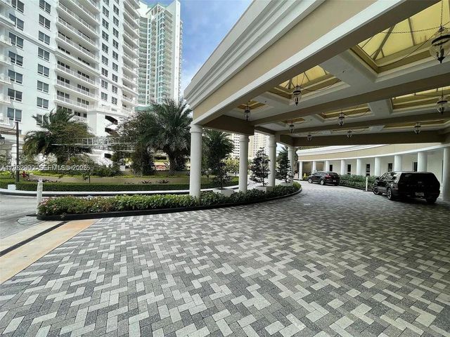701 Brickell Key Dr. #1611, Miami, FL 33131