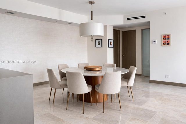 701 Brickell Key Dr. #1611, Miami, FL 33131