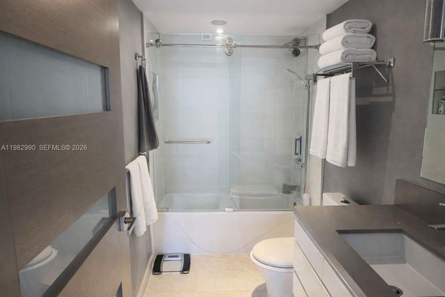 701 Brickell Key Dr. #1611, Miami, FL 33131