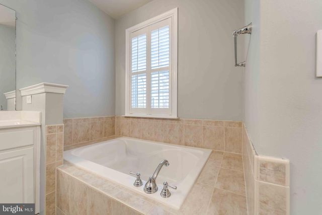 13810 GREENDALE DR, Woodbridge, VA 22191