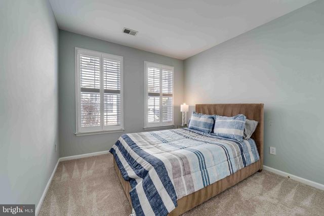 13810 GREENDALE DR, Woodbridge, VA 22191