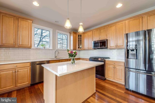 13810 GREENDALE DR, Woodbridge, VA 22191