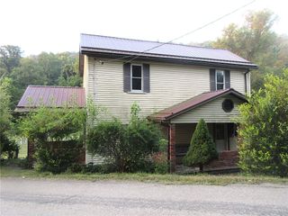 960 Pike Run Dr, Coal Center Boro, PA 15423