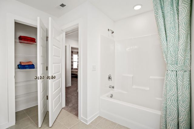 5065 Cothron Dr, White House, TN 37188