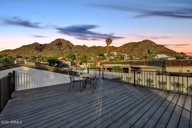 2221 E Nicolet Avenue, Phoenix, AZ 85020