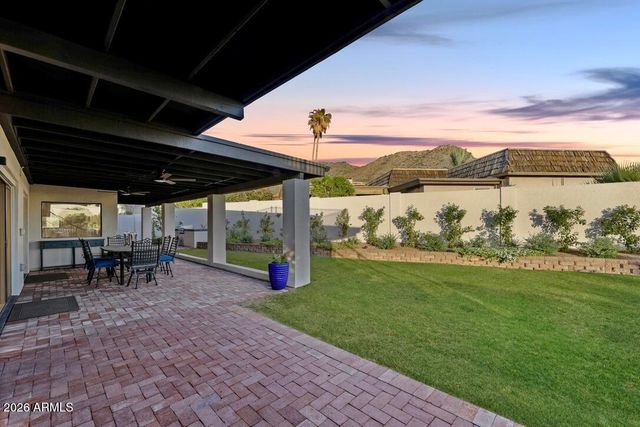 2221 E Nicolet Avenue, Phoenix, AZ 85020