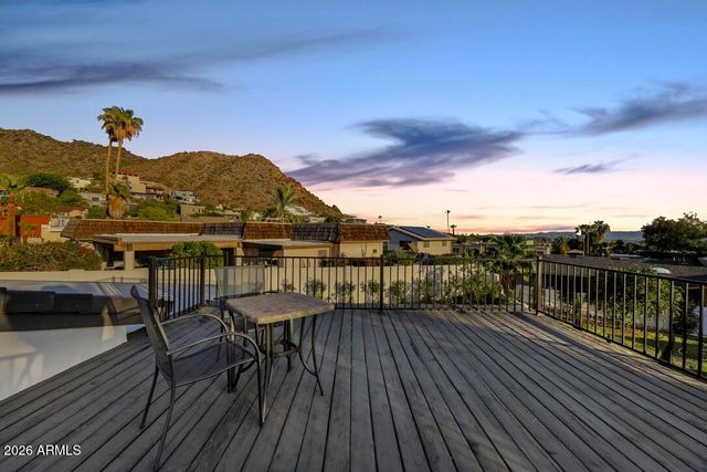 2221 E Nicolet Avenue, Phoenix, AZ 85020