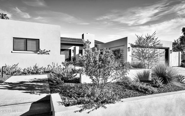 2221 E Nicolet Avenue, Phoenix, AZ 85020