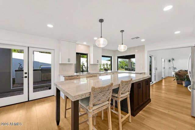 2221 E Nicolet Avenue, Phoenix, AZ 85020