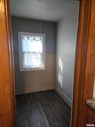 134 N AVENUE D, Canton, IL 61520