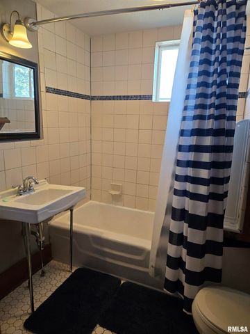 134 N AVENUE D, Canton, IL 61520