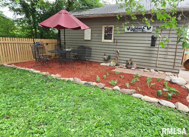 134 N AVENUE D, Canton, IL 61520