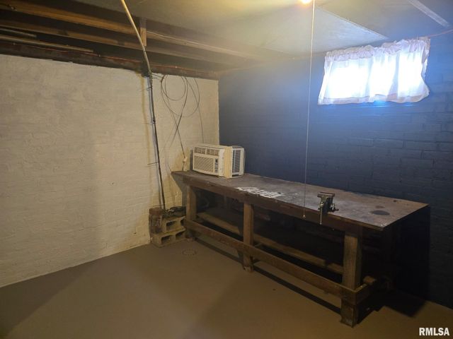 134 N AVENUE D, Canton, IL 61520