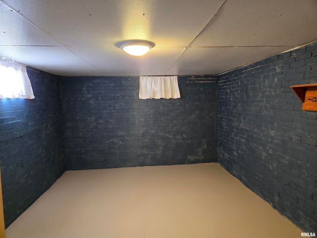 134 N AVENUE D, Canton, IL 61520