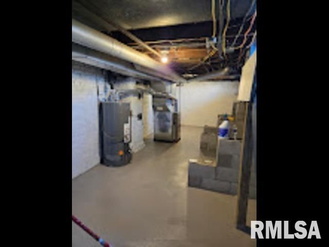 134 N AVENUE D, Canton, IL 61520