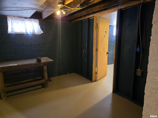 134 N AVENUE D, Canton, IL 61520