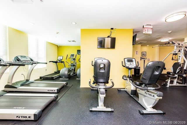 9066 SW 73rd Ct 2002, Miami, FL 33156