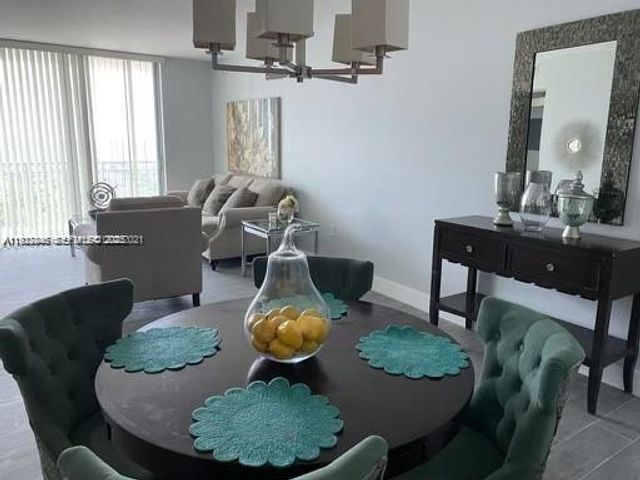 9066 SW 73rd Ct 2002, Miami, FL 33156