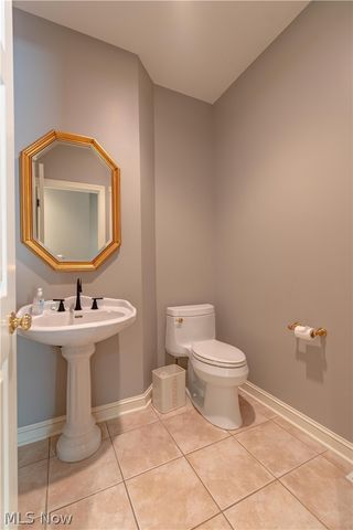 5412 Downingsgate Circle NW, Canton, OH 44718