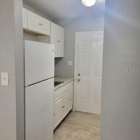 8215 KLONDYKE STREET B, Tampa, FL 33604