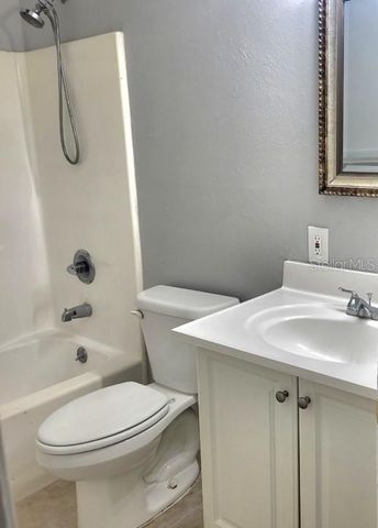 8215 KLONDYKE STREET B, Tampa, FL 33604