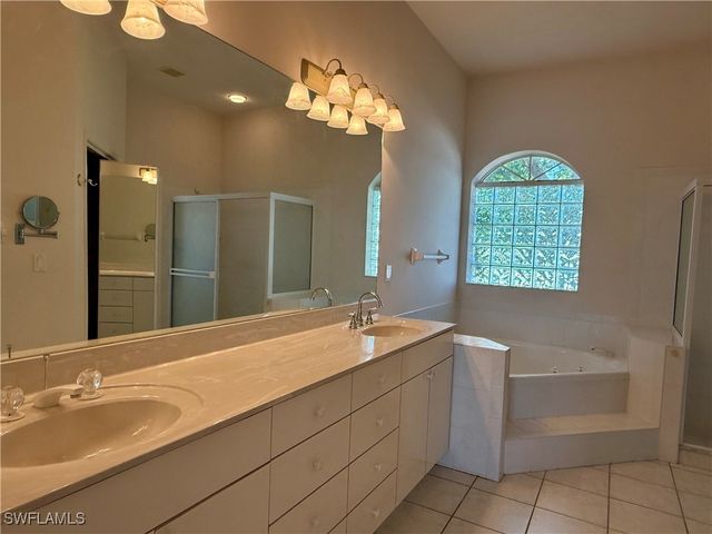 1529 SW 49th TER, Cape Coral, FL 33914