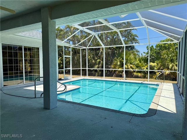 1529 SW 49th TER, Cape Coral, FL 33914