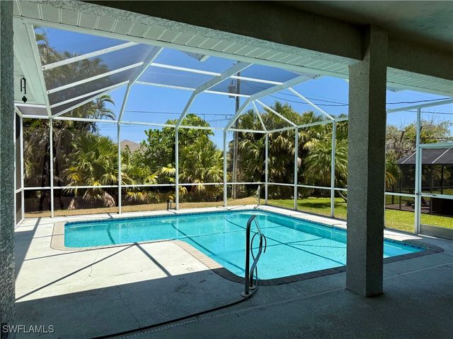 1529 SW 49th TER, Cape Coral, FL 33914