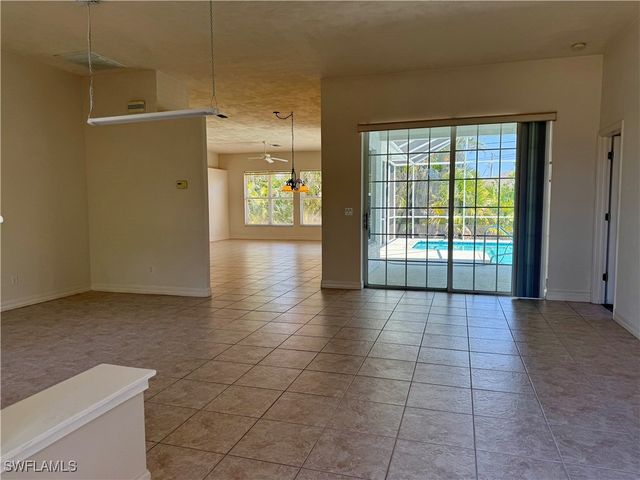 1529 SW 49th TER, Cape Coral, FL 33914