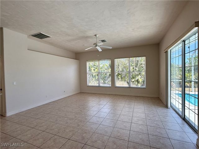 1529 SW 49th TER, Cape Coral, FL 33914