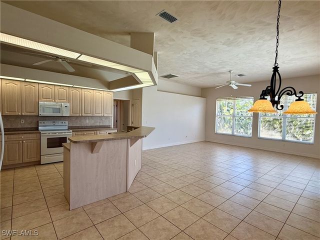 1529 SW 49th TER, Cape Coral, FL 33914