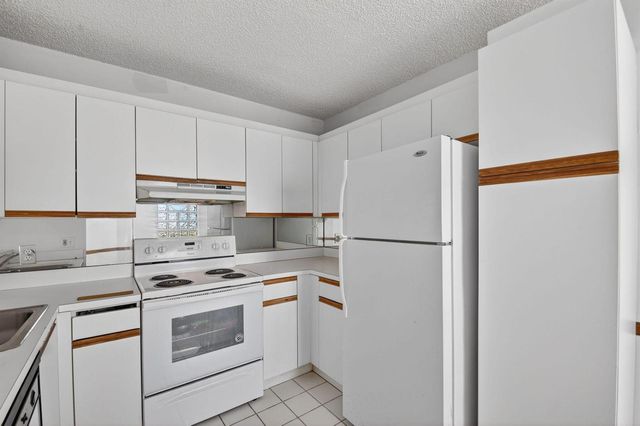 5395 Firenze Drive B, Boynton Beach, FL 33437